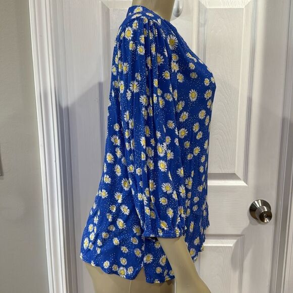 PURE COLLECTION V-NECK TOP. - Picture 5 of 11